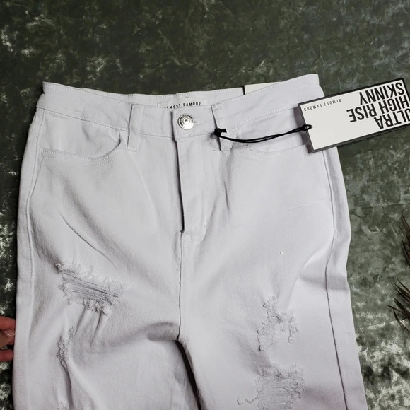 Almost Famous White Skinny Jeans - Picture 2 of 6